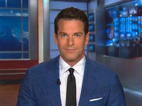 Thomas Roberts, the First NBC Nightly News Anchor Whose。